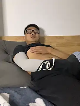 lixiaoshuai8 online show from March 6, 1:16 am