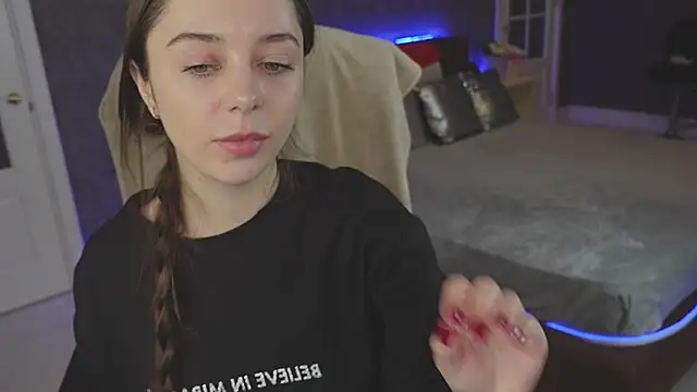 DinaCandy online show from February 17, 2:26 pm