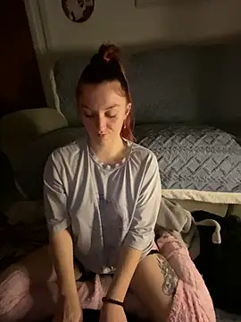 Snapshot of Stoner_BarbieXX chatting on December 9, 10:30 pm Stoner BarbieXX online show from December 9, 10:30 pm