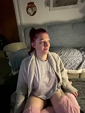 Snapshot of Stoner_BarbieXX chatting on December 12, 10:31 pm Stoner BarbieXX online show from December 12, 10:31 pm