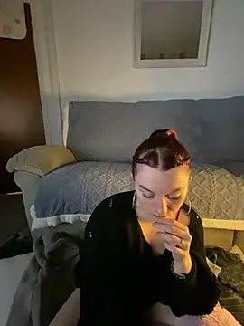 Snapshot of Stoner_BarbieXX chatting on January 8, 10:16 pm Stoner BarbieXX online show from January 8, 10:16 pm