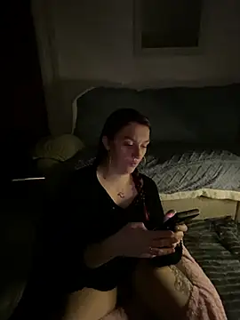 Snapshot of Stoner_BarbieXX chatting on February 9, 11:04 pm Stoner BarbieXX online show from February 9, 11:04 pm