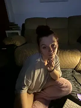 Snapshot of Stoner_BarbieXX chatting on March 8, 10:56 pm Stoner BarbieXX online show from March 8, 10:56 pm