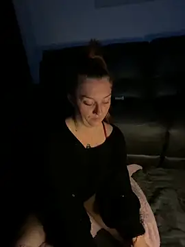 Snapshot of Stoner_BarbieXX chatting on September 21, 9:49 pm Stoner BarbieXX online show from September 21, 9:49 pm