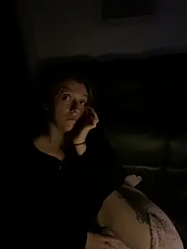 Snapshot of Stoner_BarbieXX chatting on October 8, 9:45 pm Stoner BarbieXX online show from October 8, 9:45 pm