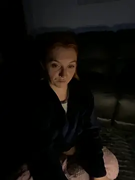 Snapshot of Stoner_BarbieXX chatting on November 12, 10:52 pm Stoner BarbieXX online show from November 12, 10:52 pm