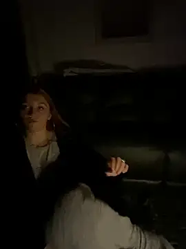 Snapshot of Stoner_BarbieXX chatting on November 20, 10:31 pm Stoner BarbieXX online show from November 20, 10:31 pm