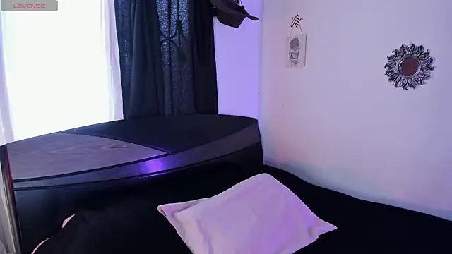 anhiahoney02 online show from October 12, 2:38 pm