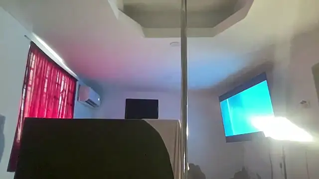 Snapshot of brithneysquirt chatting on March 2, 3:37 pm brithneysquirt online show from March 2, 3:37 pm