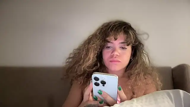 Snapshot of brithneysquirt chatting on September 18, 2:57 am brithneysquirt online show from September 18, 2:57 am