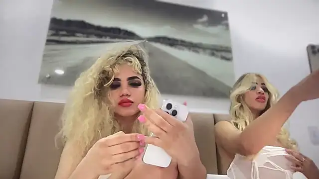 Snapshot of brithneysquirt chatting on October 20, 9:54 am brithneysquirt online show from October 20, 9:54 am