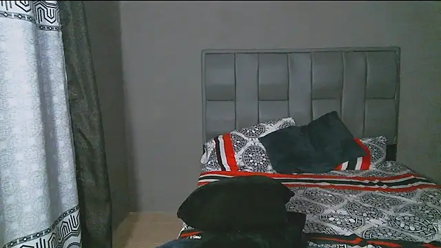 Snapshot of beautiful_james chatting on January 26, 2:03 am beautiful james online show from January 26, 2:03 am