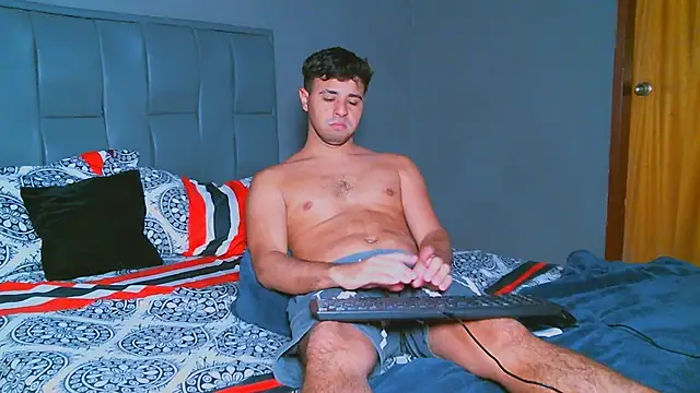 Snapshot of beautiful_james chatting on February 4, 1:34 am beautiful james online show from February 4, 1:34 am