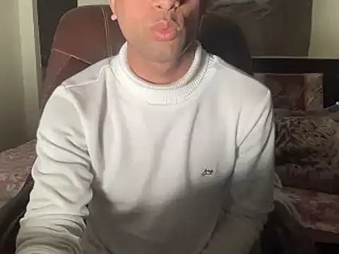 Snapshot of yourhero3466 chatting on January 22, 6:31 pm yourhero3466 online show from January 22, 6:31 pm