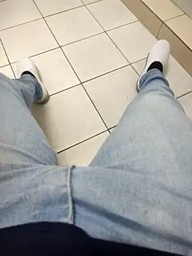 gatmoreno1 online show from September 8, 7:13 pm