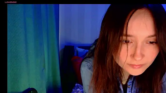 LilyXSky online show from October 7, 1:30 pm