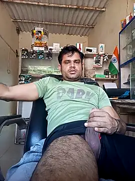 Snapshot of Priynkarani chatting on November 29, 4:59 am Priynkarani online show from November 29, 4:59 am