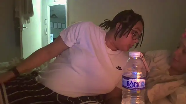 vanilla chocolate23 online show from January 7, 9:46 pm