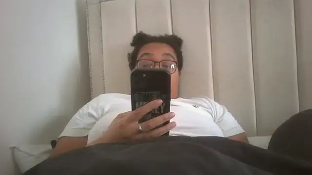 vanilla chocolate23 online show from February 6, 8:07 am