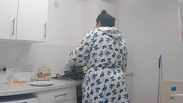 vanilla chocolate23 online show from November 12, 9:32 am