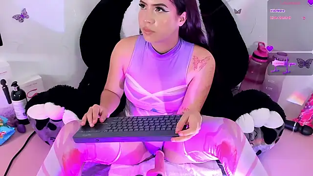 IamSteph13 online show from January 3, 3:16 am