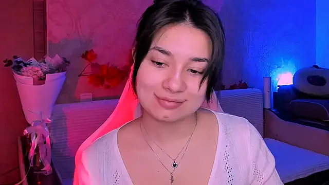 Swee Alicee online show from March 10, 12:48 pm