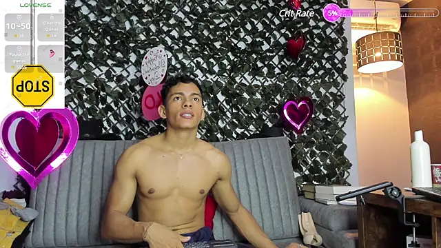 Snapshot of _EUFRATES_ chatting on February 18, 4:48 pm EUFRATES online show from February 18, 4:48 pm