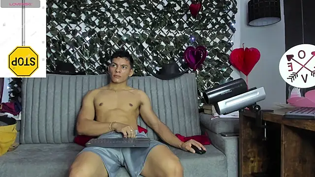 Snapshot of _EUFRATES_ chatting on February 27, 2:54 pm EUFRATES online show from February 27, 2:54 pm