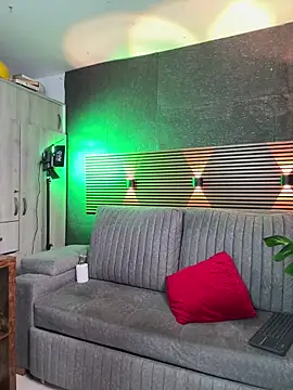 Snapshot of _EUFRATES_ chatting on November 25, 11:38 pm EUFRATES online show from November 25, 11:38 pm