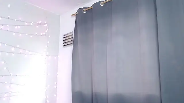 Nicol Love0 online show from February 11, 2:13 pm