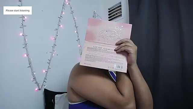 Nicol Love0 online show from October 31, 12:17 pm