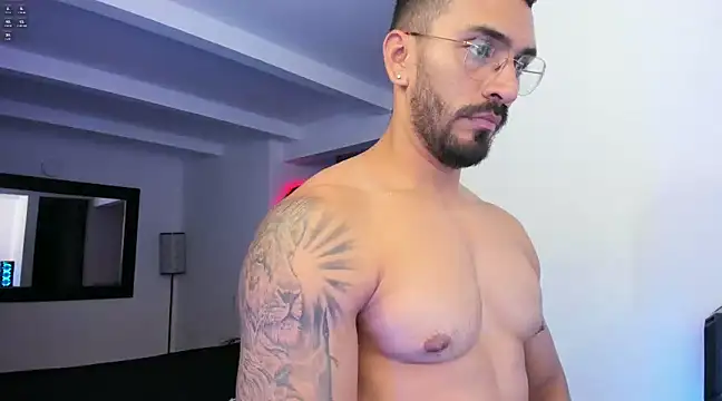 Snapshot of tony_muscle chatting on January 7, 12:24 am tony muscle online show from January 7, 12:24 am