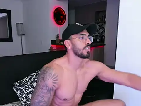 Snapshot of tony_muscle chatting on January 21, 11:55 pm tony muscle online show from January 21, 11:55 pm