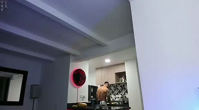 Snapshot of tony_muscle chatting on January 25, 10:50 pm tony muscle online show from January 25, 10:50 pm