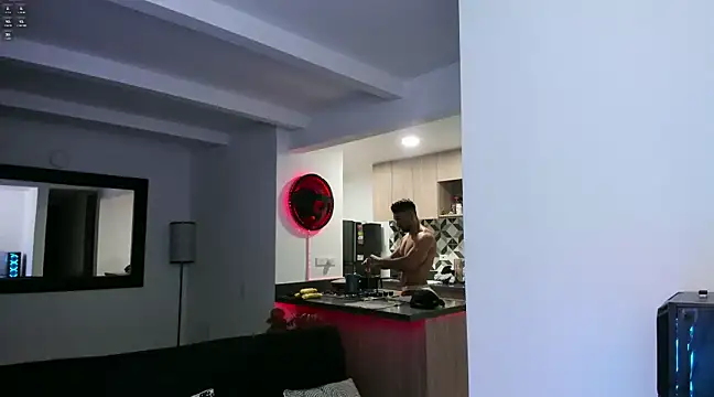 Snapshot of tony_muscle chatting on February 6, 1:49 am tony muscle online show from February 6, 1:49 am