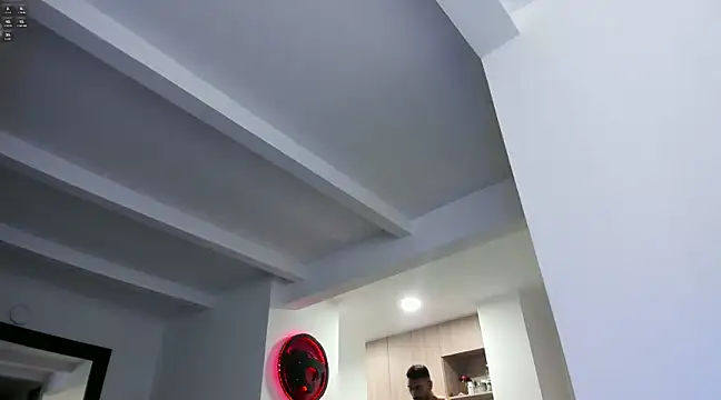 Snapshot of tony_muscle chatting on February 8, 12:49 am tony muscle online show from February 8, 12:49 am