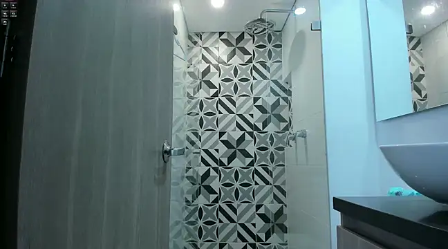 Snapshot of tony_muscle chatting on February 12, 9:11 pm tony muscle online show from February 12, 9:11 pm