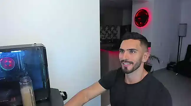 Snapshot of tony_muscle chatting on March 6, 11:42 pm tony muscle online show from March 6, 11:42 pm