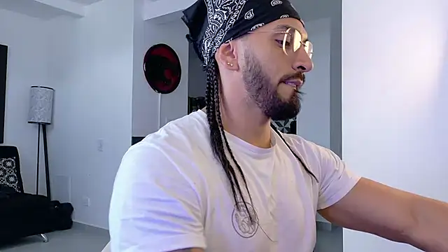 Snapshot of tony_muscle chatting on September 8, 9:14 pm tony muscle online show from September 8, 9:14 pm