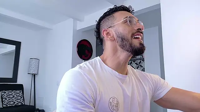 Snapshot of tony_muscle chatting on September 19, 8:09 pm tony muscle online show from September 19, 8:09 pm