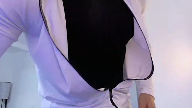 Snapshot of tony_muscle chatting on October 29, 7:59 pm tony muscle online show from October 29, 7:59 pm