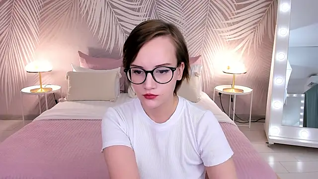 Snapshot of StellaGloww chatting on February 3, 5:07 am StellaGloww online show from February 3, 5:07 am