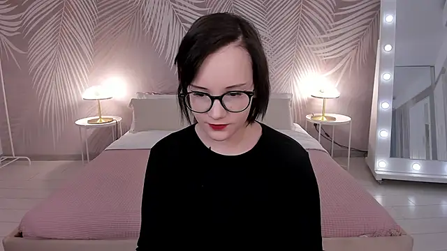 Snapshot of StellaGloww chatting on March 21, 5:11 am StellaGloww online show from March 21, 5:11 am