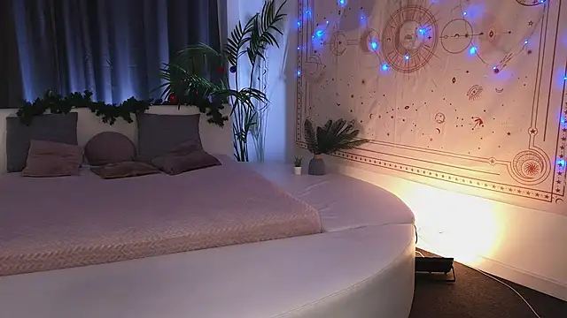 cherry lea online show from December 19, 4:46 pm