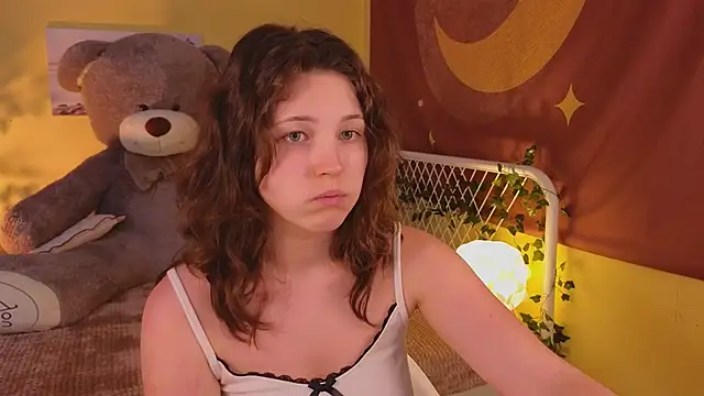 cherry lea online show from March 2, 7:45 pm