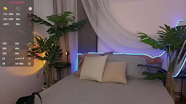 Alice Walters online show from October 3, 2:58 pm