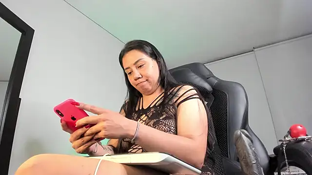 charlotte joliedart online show from December 13, 3:16 am