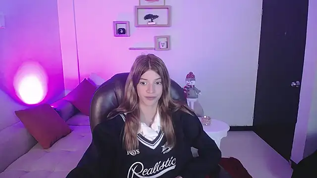 Nora Vennucci online show from December 10, 10:47 pm