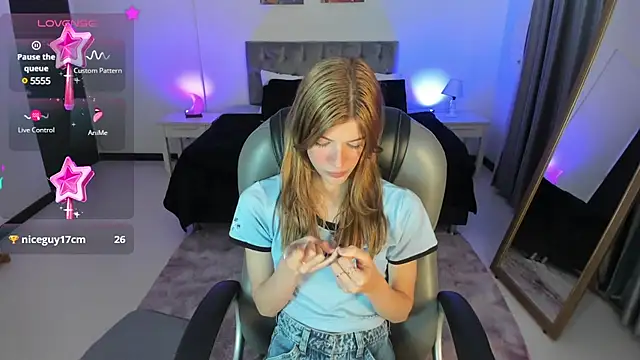 Nora Vennucci online show from March 4, 7:01 pm