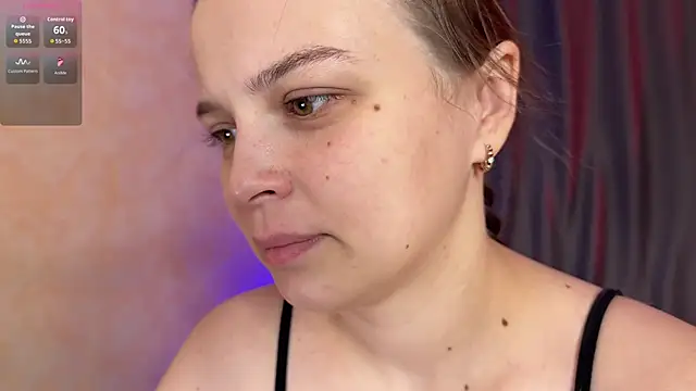 Snapshot of little_nymphomaniac chatting on December 2, 10:05 pm little nymphomaniac online show from December 2, 10:05 pm